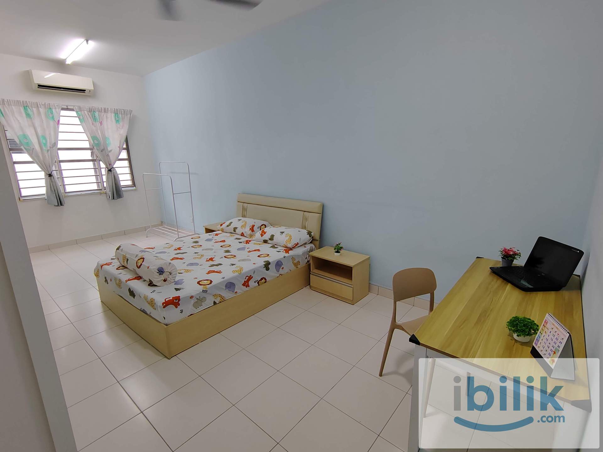 Middle Room with Bathroom - Female Only - Image 1