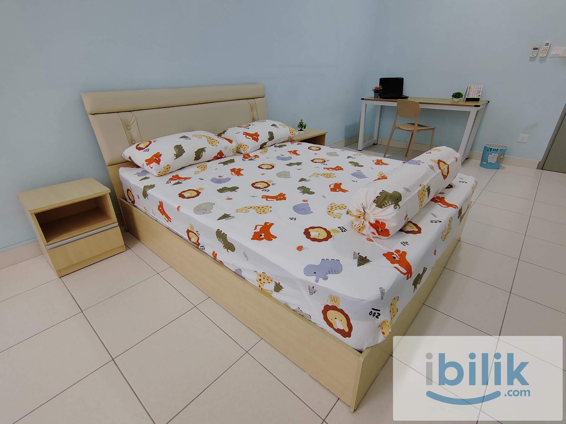 Middle Room with Bathroom - Female Only - Image 3