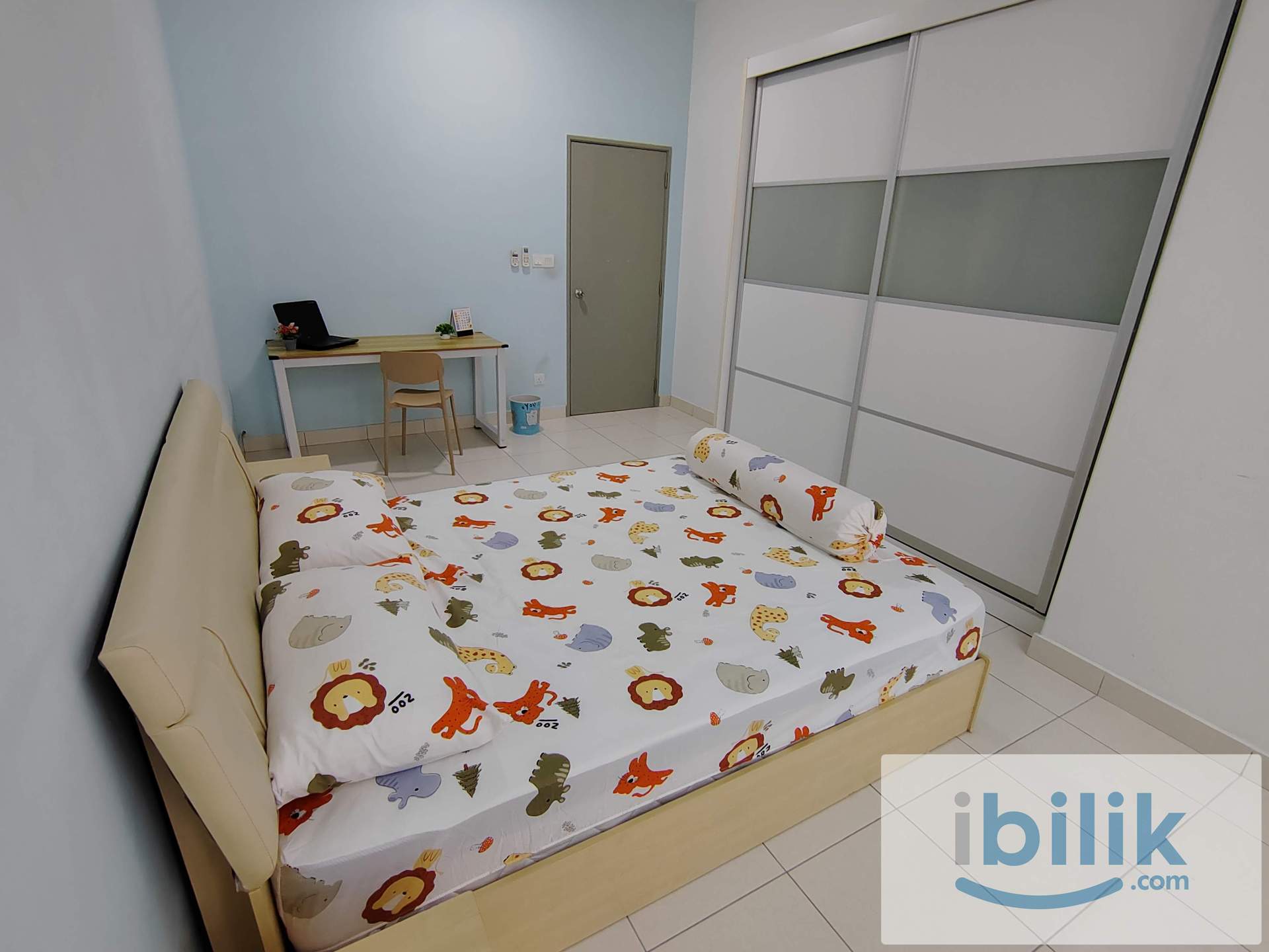 Middle Room with Bathroom - Female Only - Image 5