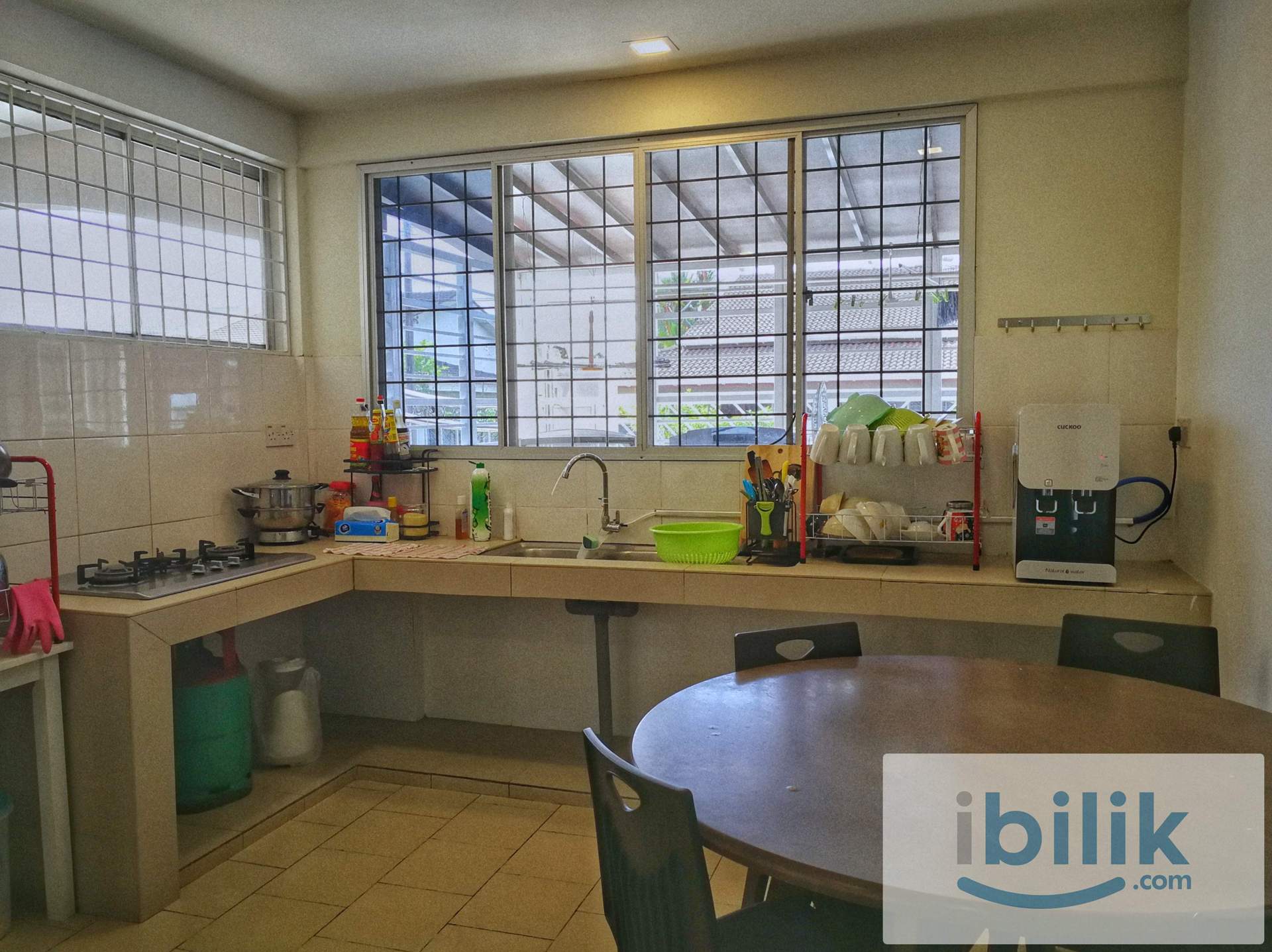 Private Aircond Room Beside Vivacity Tabuan Jaya - Image 4