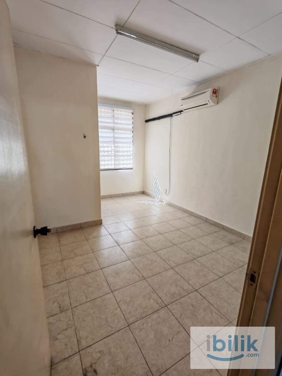 Middle Room at Taman Putra Prima, Puchong - Image 1