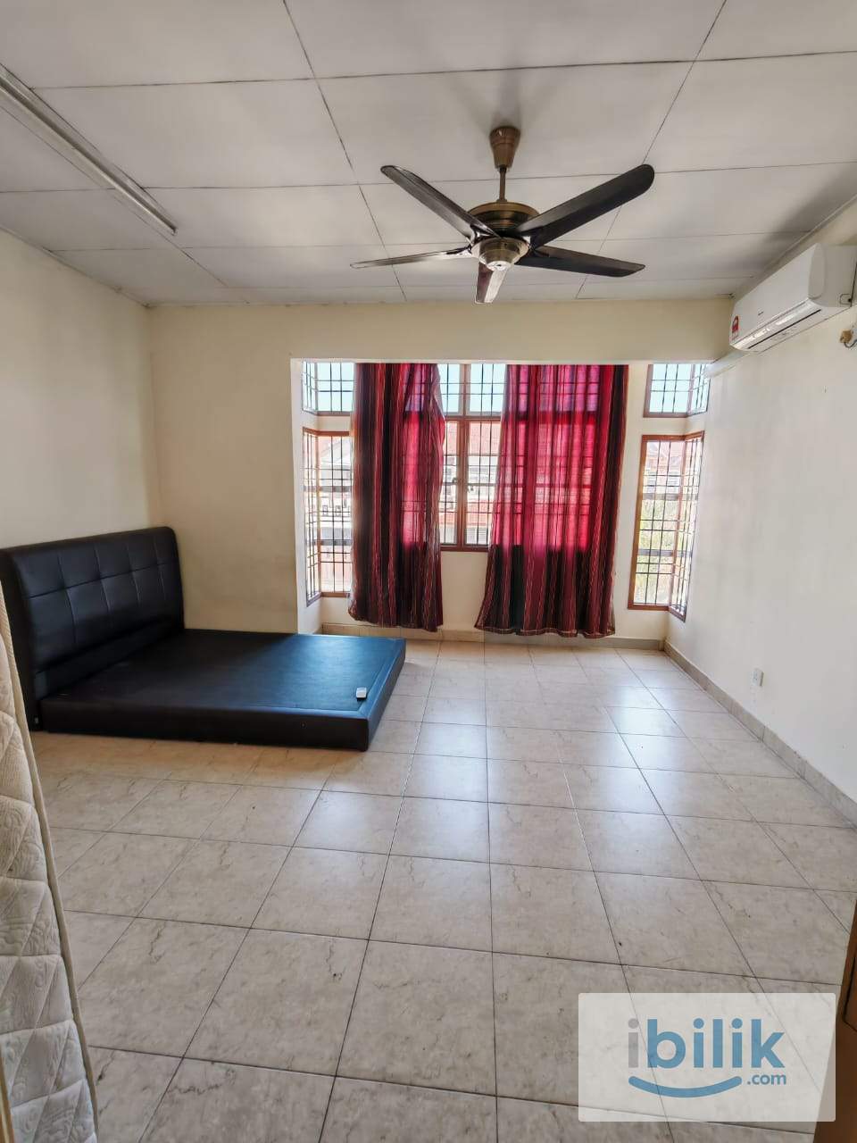 Master bedroom at Taman Putra Prima, Puchong - Image 1