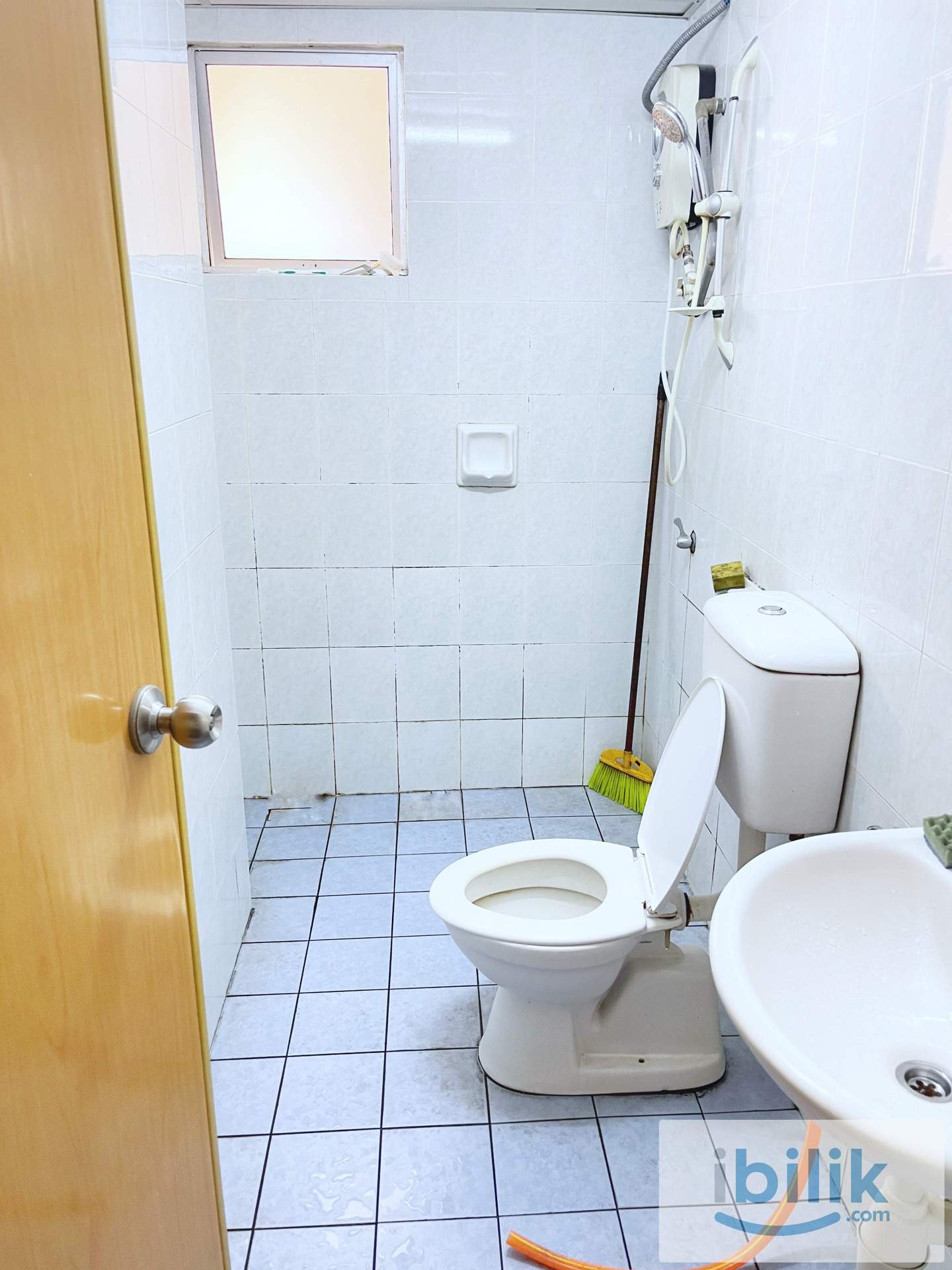 Chinese single room near LRT Wangsa Maju - Image 2