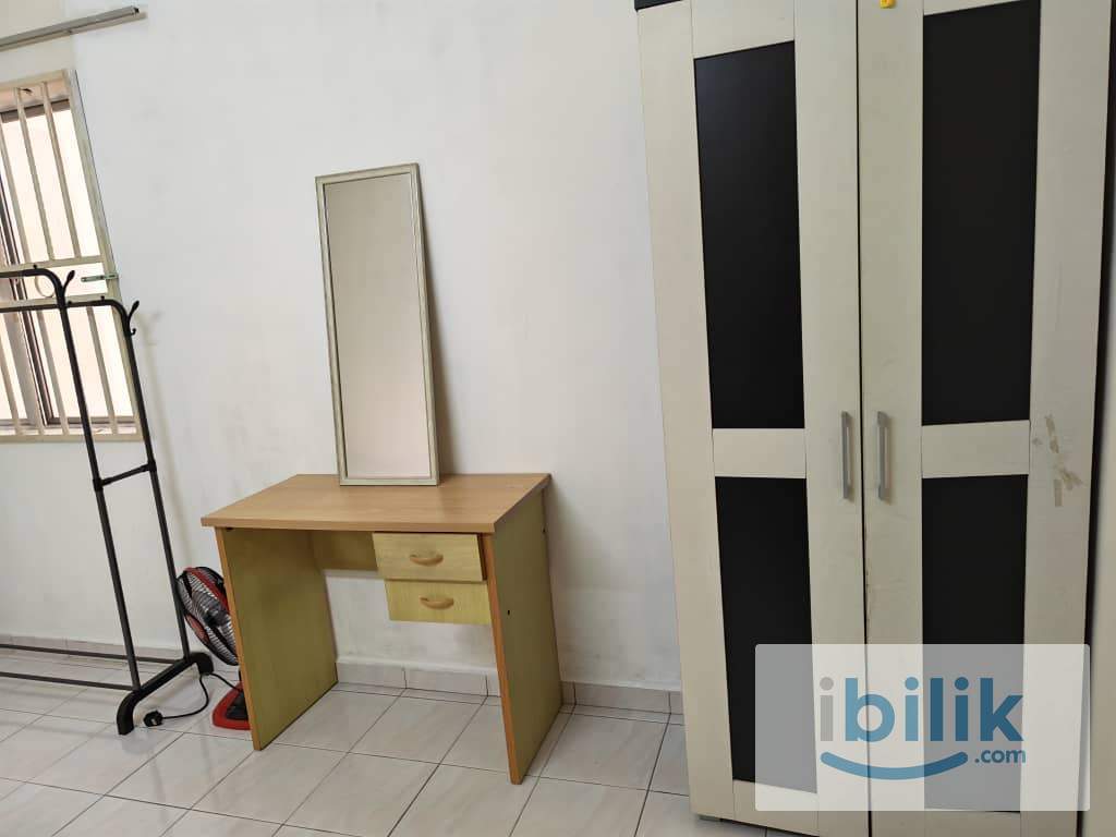 Cozy middle room at Metroview Condo near LRT Wangsa Maju - Image 2