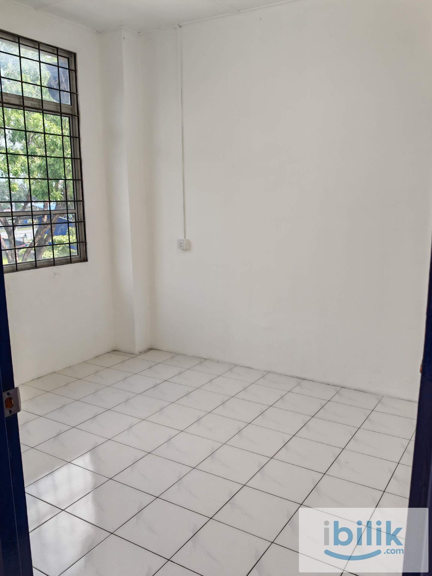 Single Room at Kuching, Sarawak - Image 3