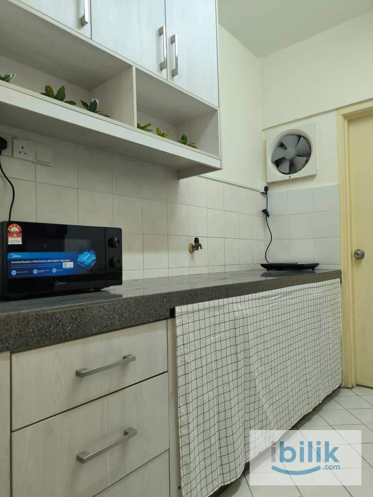 Middle Room for Rent - *Male Unit/Couple, Ready Move In* - Image 6