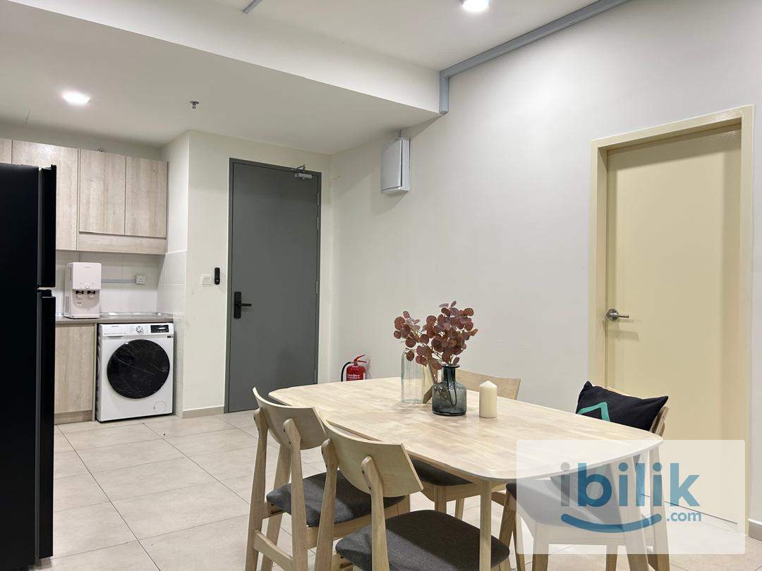 Middle Room, Male Unit, @ Meta Residence, Seri Kembangan  - Image 10