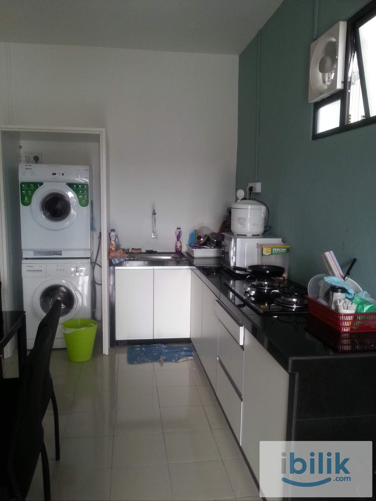 Room with private bathroom in Georgetown with utilities and weekly cleaning services included - Image 6
