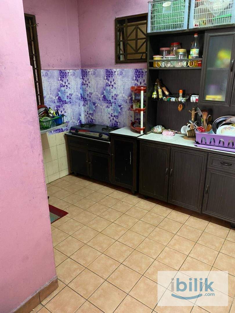 Medium Room For Rent Female Only | Palm Spring Condo | Free WIFI & Utilities - Image 4