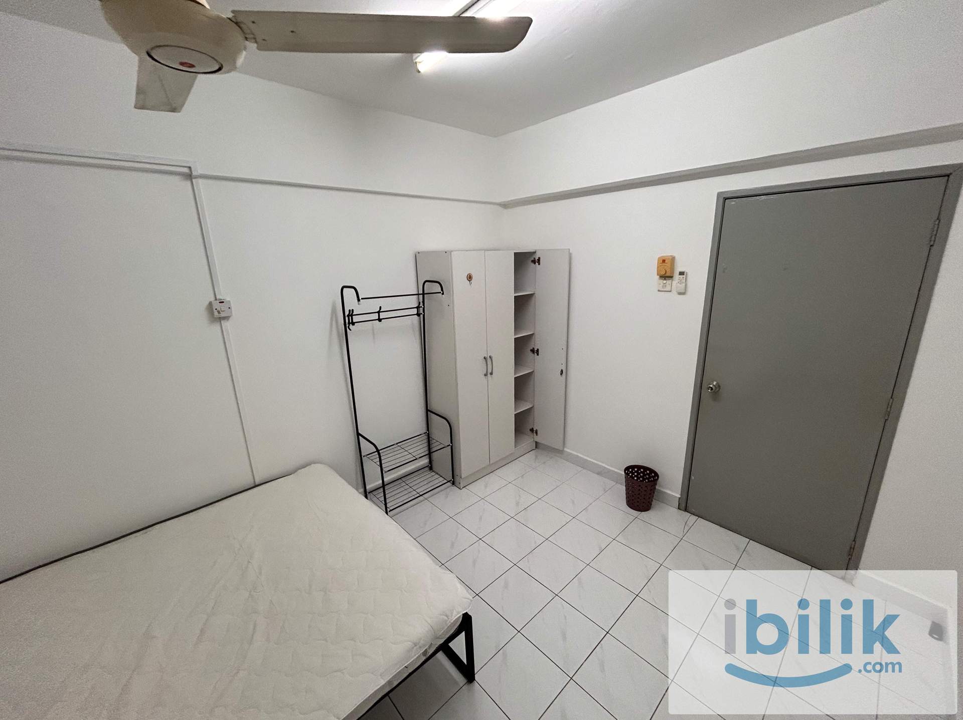 Female Muslim/middle room/ Danau idaman - Image 2