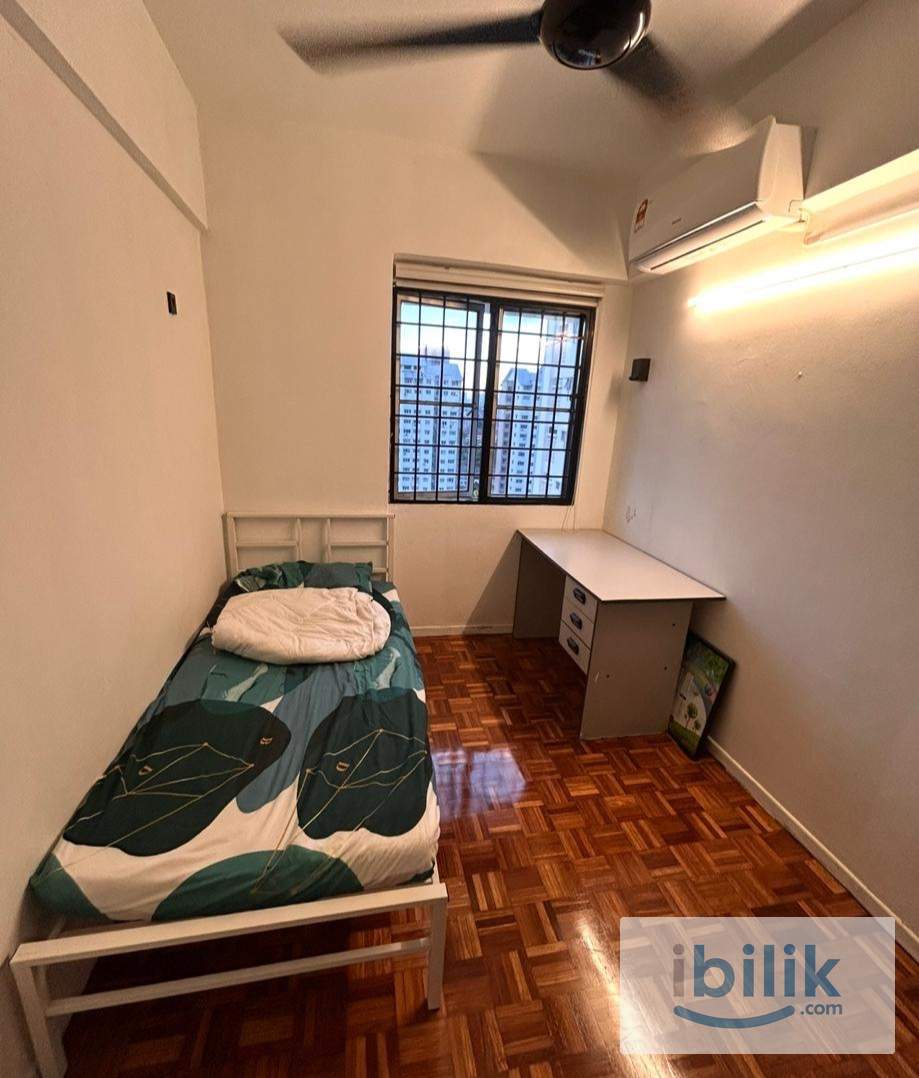 Single Muslim Male room - Image 1
