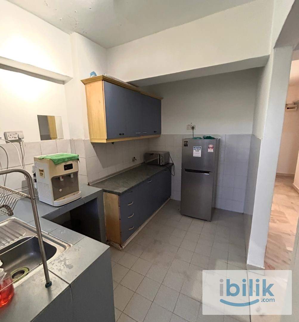 Single Muslim Male room - Image 4