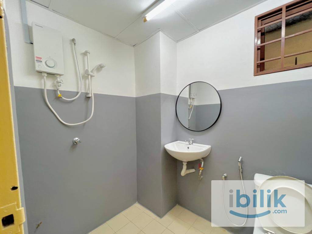 Palm Spring room for rent - walking distance to MRT/ 1 station to IKEA / The Curve. August move in! - Image 2