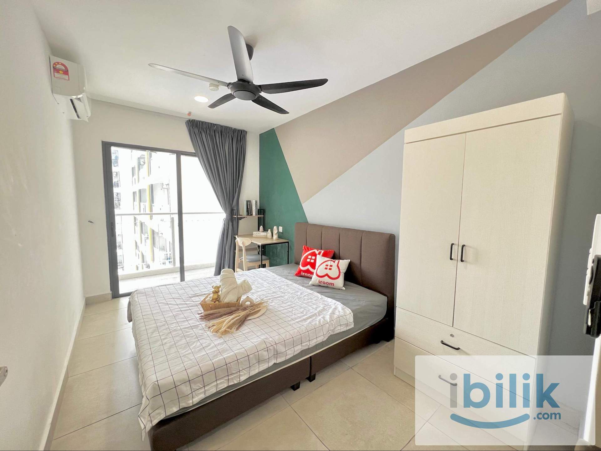Medium room w/balcony @ DK Impian | Fully Furnished | Aircond + Free WiFi  - Image 1