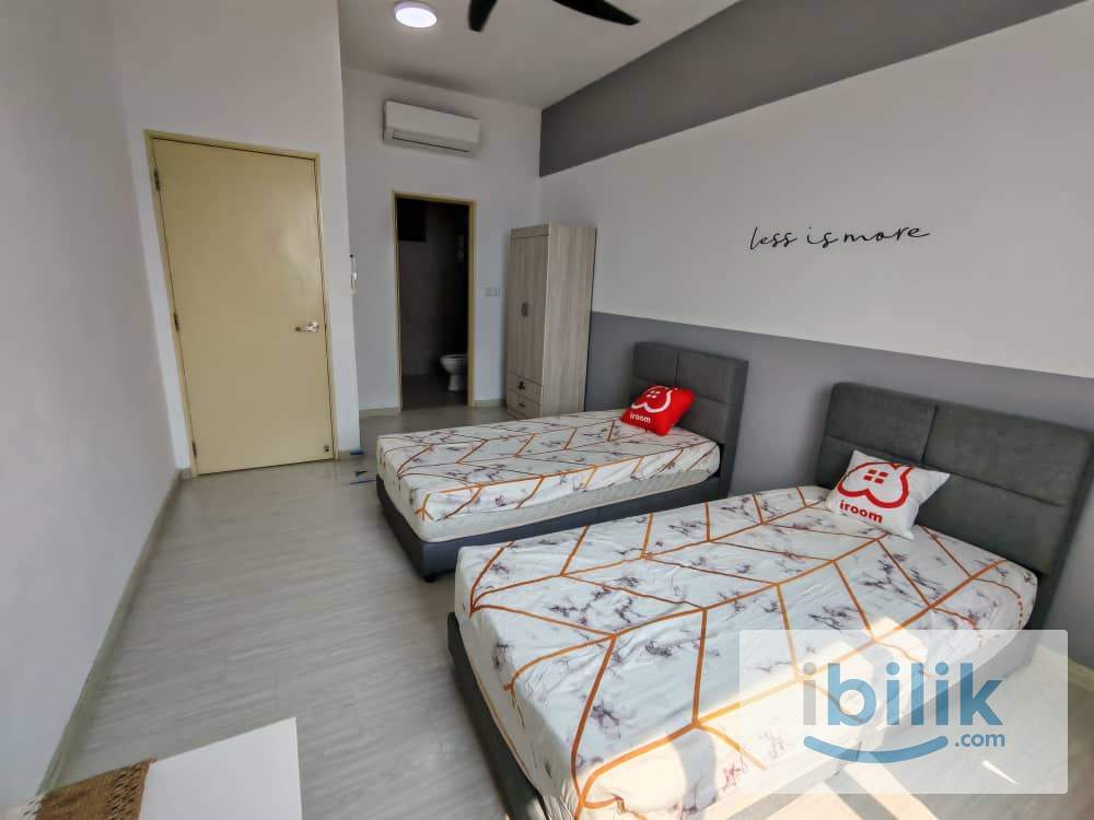 Master Room @ Wangsa Maju | Private Bath | Near KLCC & LRT & Ampang Park - Image 1