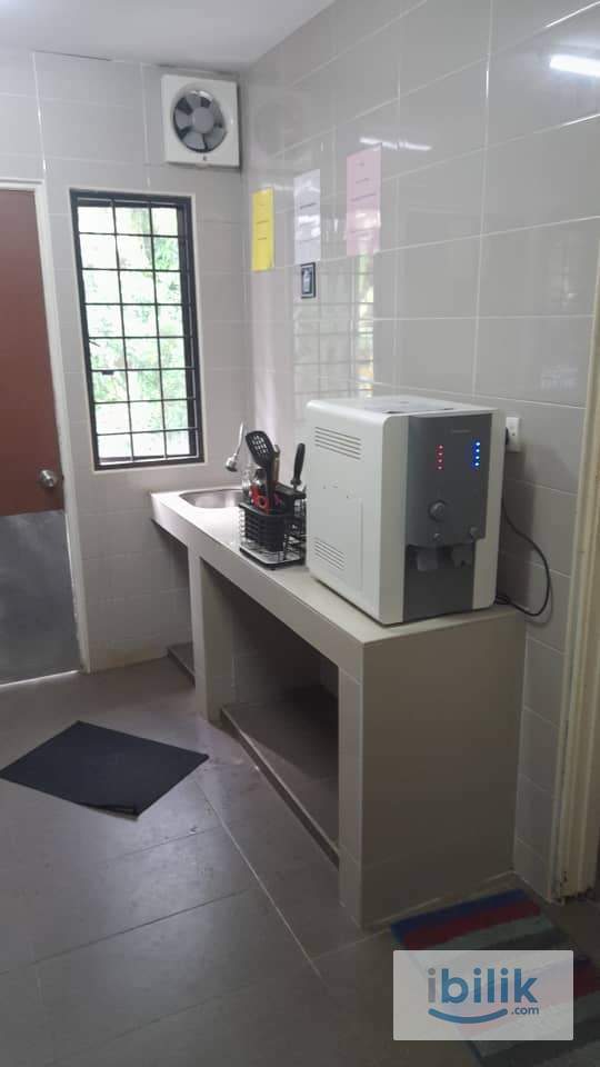 Middle Room at Taman Taynton View, Cheras - Image 6