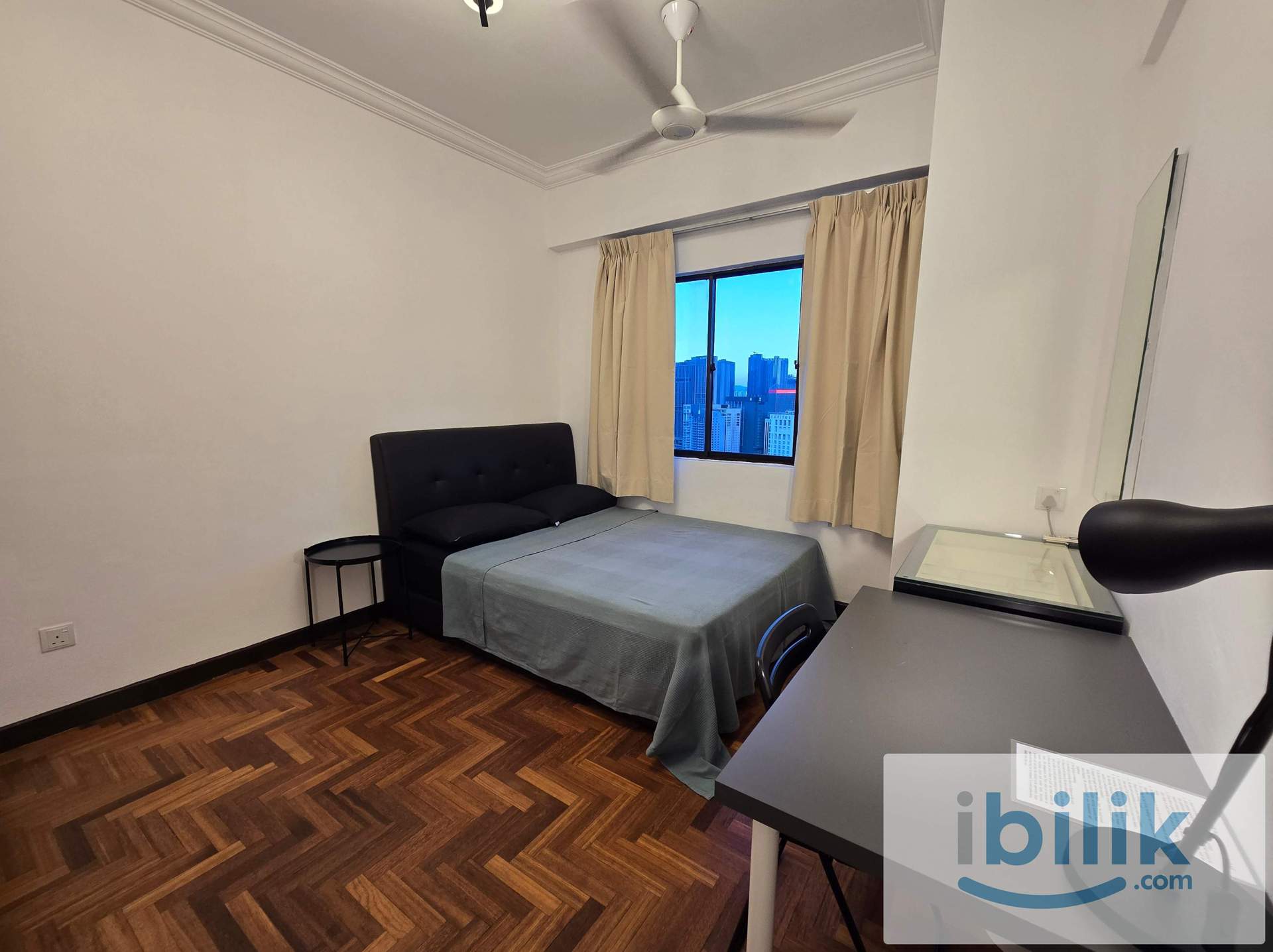 Middle Room For Rent in Bukit Bintang KL (ONE Working Professional Only) - Image 1