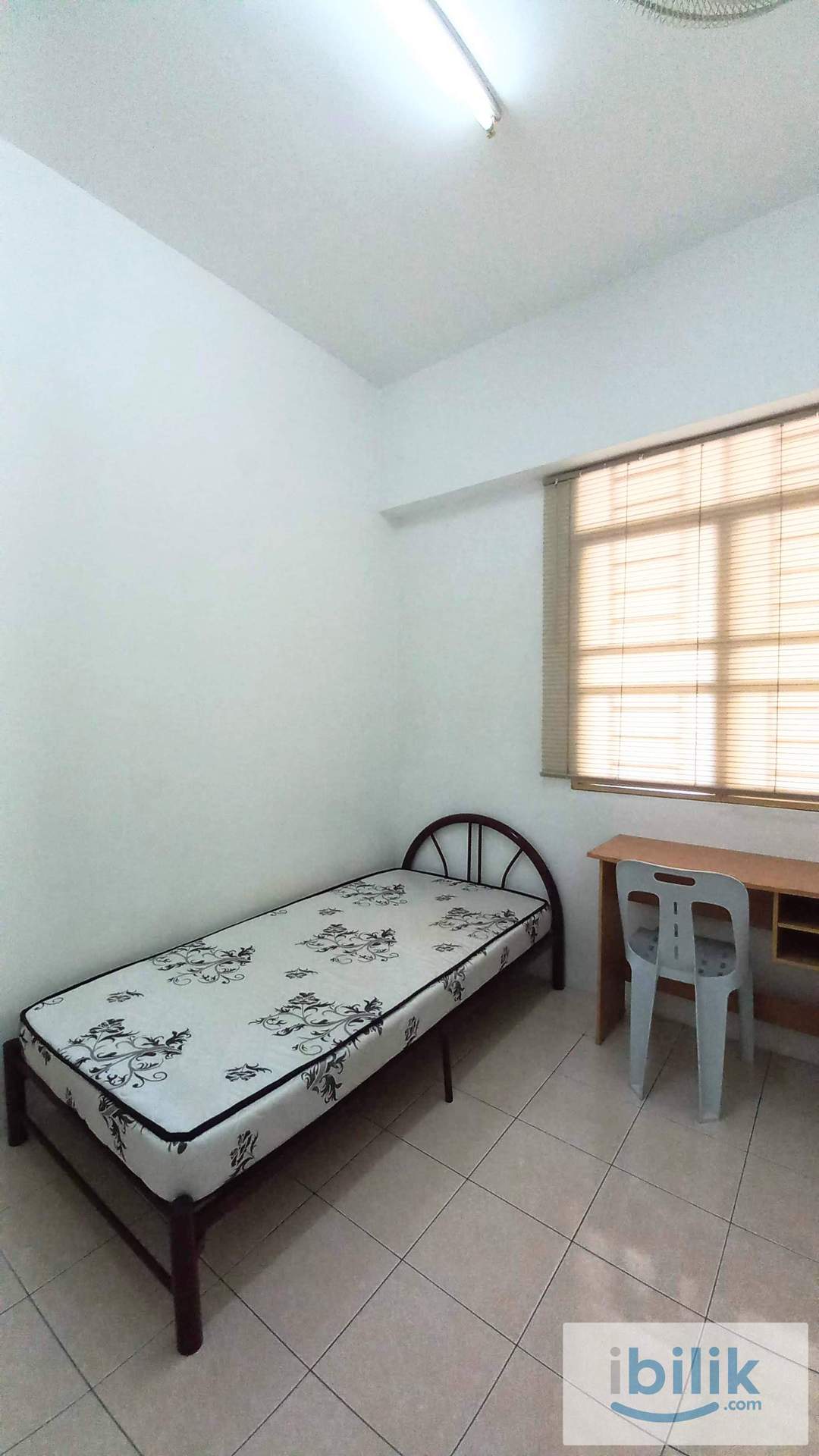 Cozy common single bedroom - Image 1