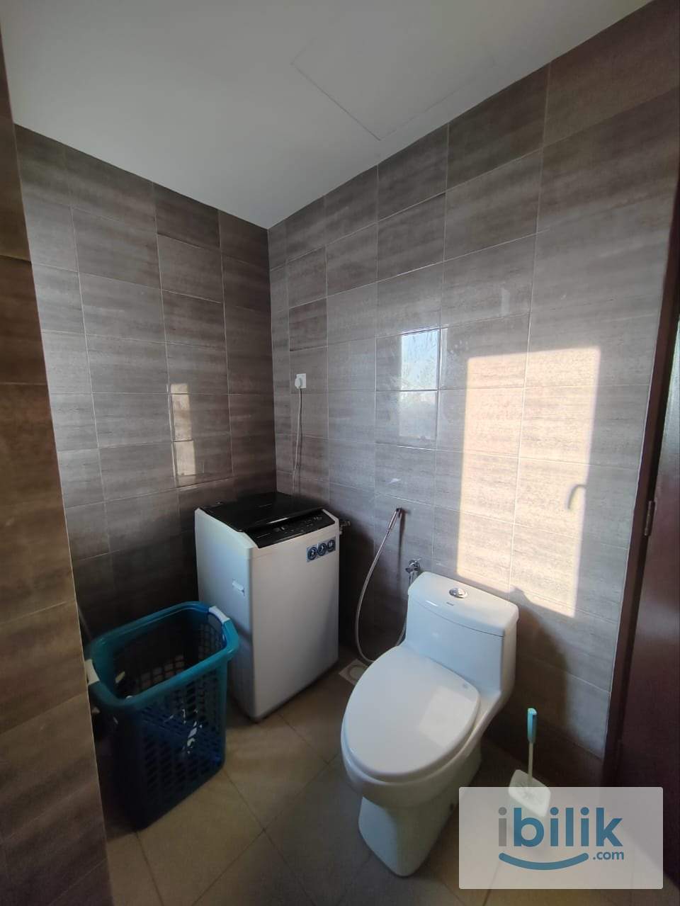 Symphony Tower Balakong Cheras Selatan Studio Private Bathroom - Image 2