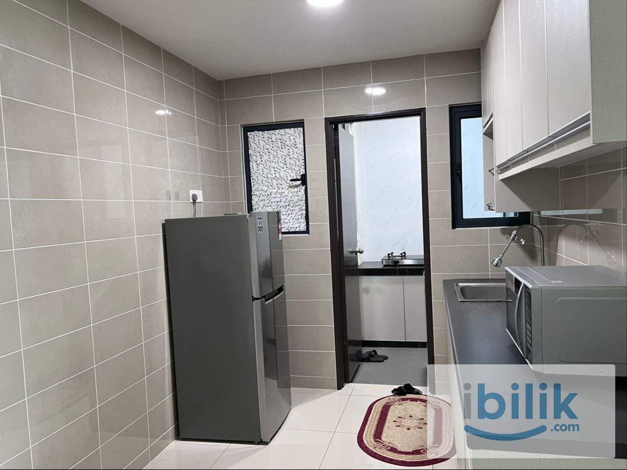 Landmark Residence Queen Bed Room for rent - Image 3