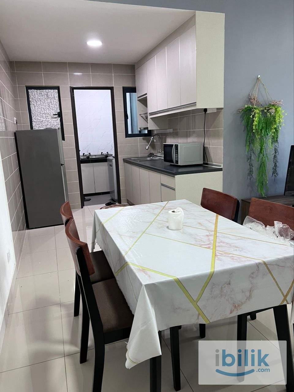Landmark Residence Queen Bed Room for rent - Image 5