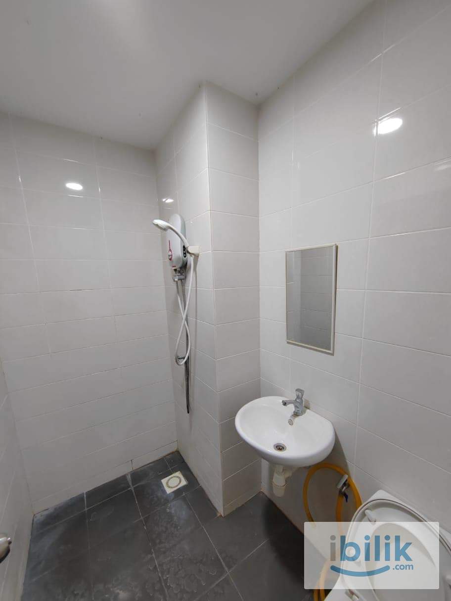 Landmark Residence Queen Bed Room for rent - Image 7