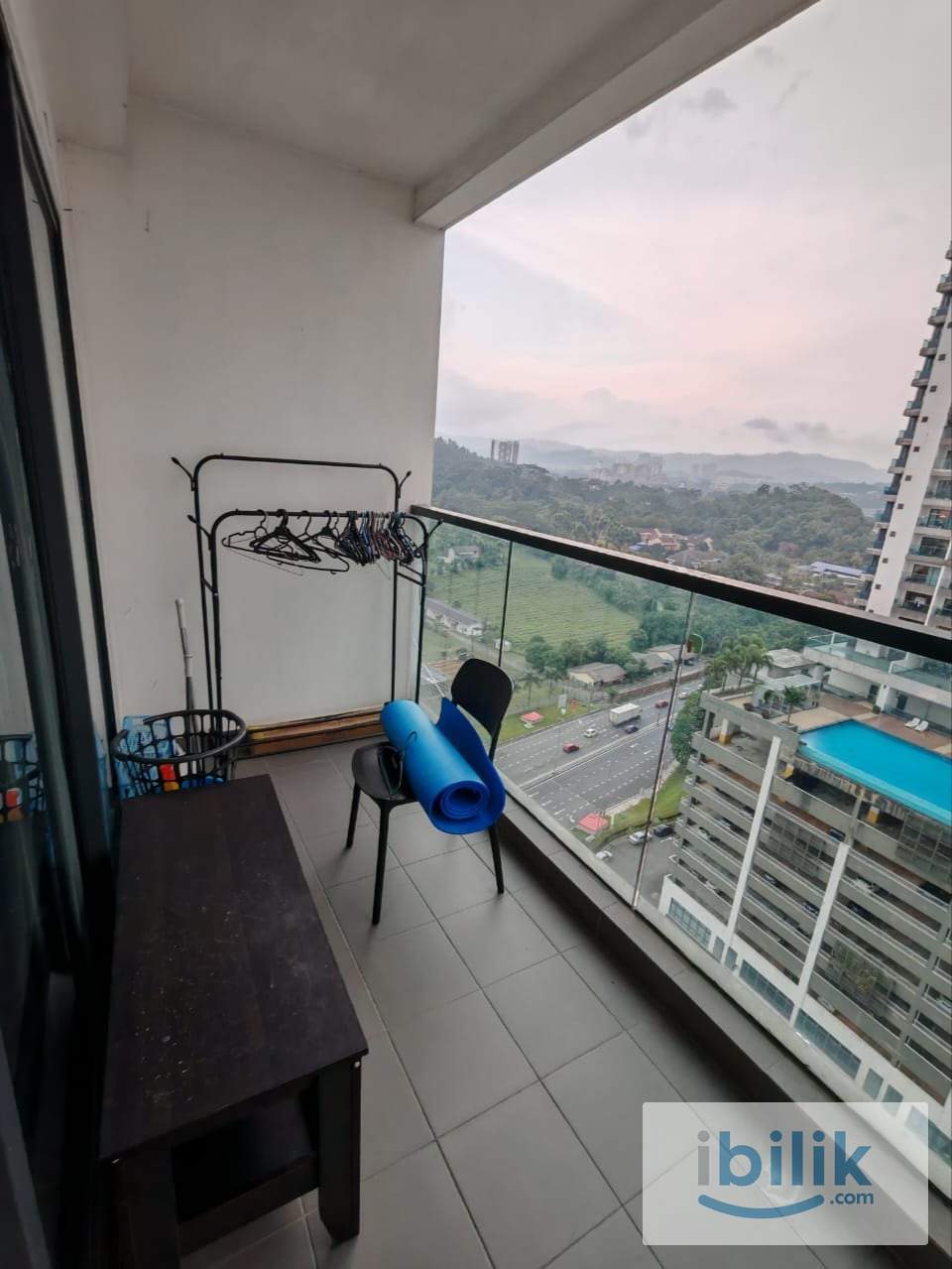 Landmark Residence Room with Balcony Driving to MRT station Cheras - Image 2