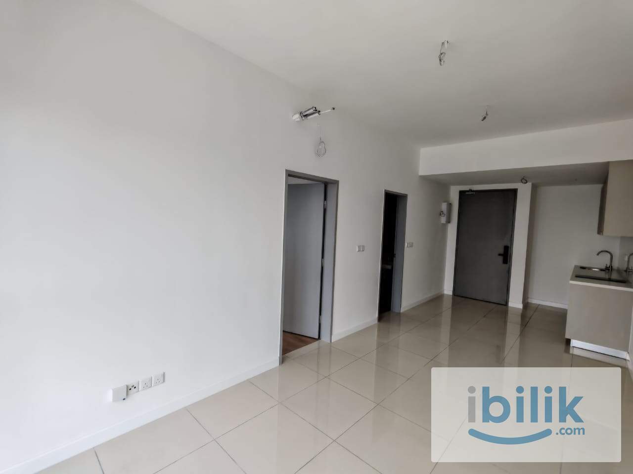 Lrt Pudu Skyline Kl 1 room for rent Partial Furnish RM 1900 only - Image 2