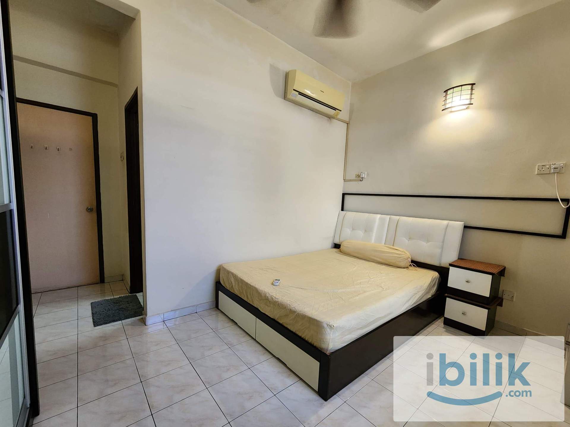 Master Room with private bathroom at Raja Uda Butterworth - Image 1