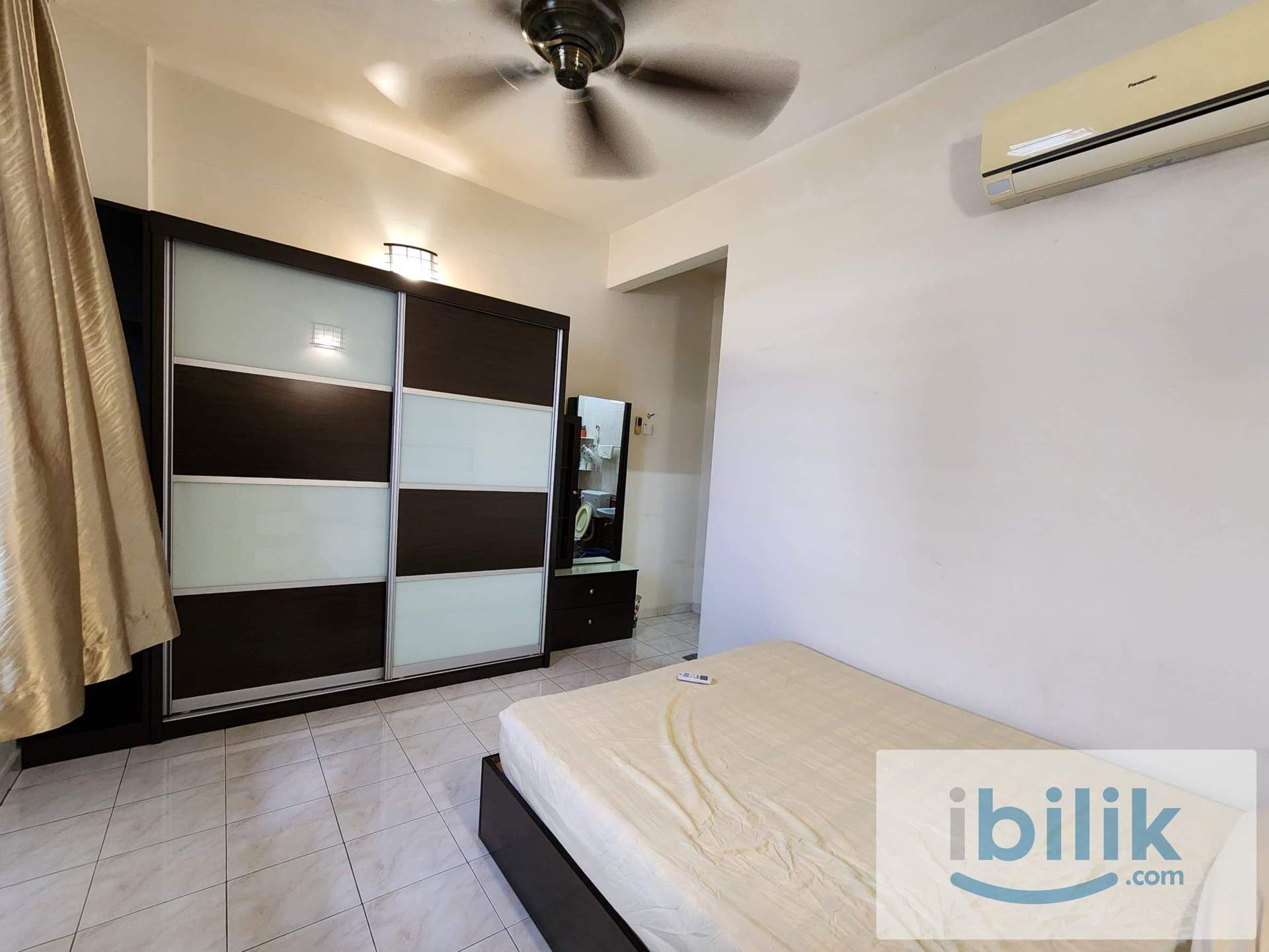 Master Room with private bathroom at Raja Uda Butterworth - Image 3