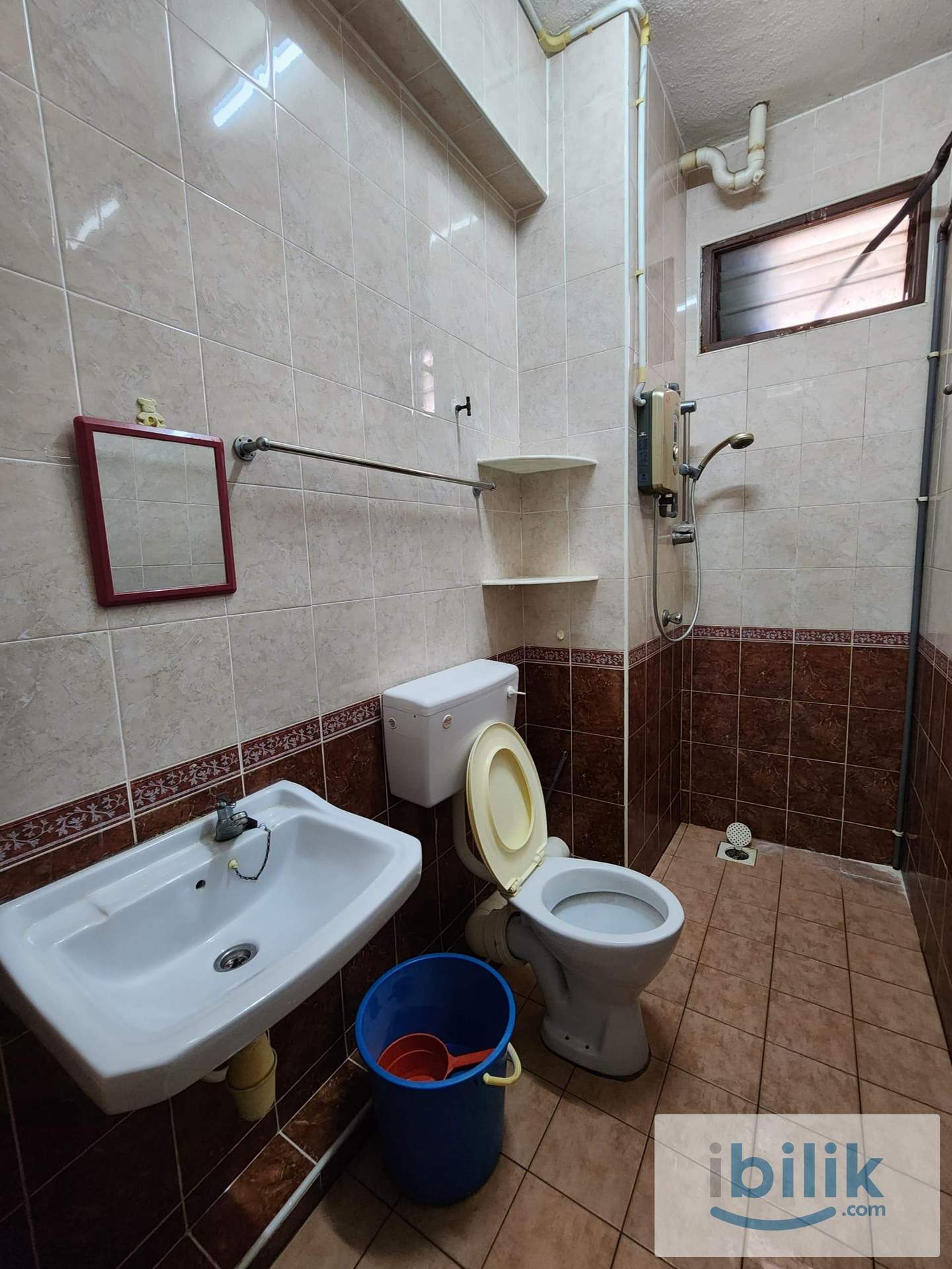Master Room with private bathroom at Raja Uda Butterworth - Image 4