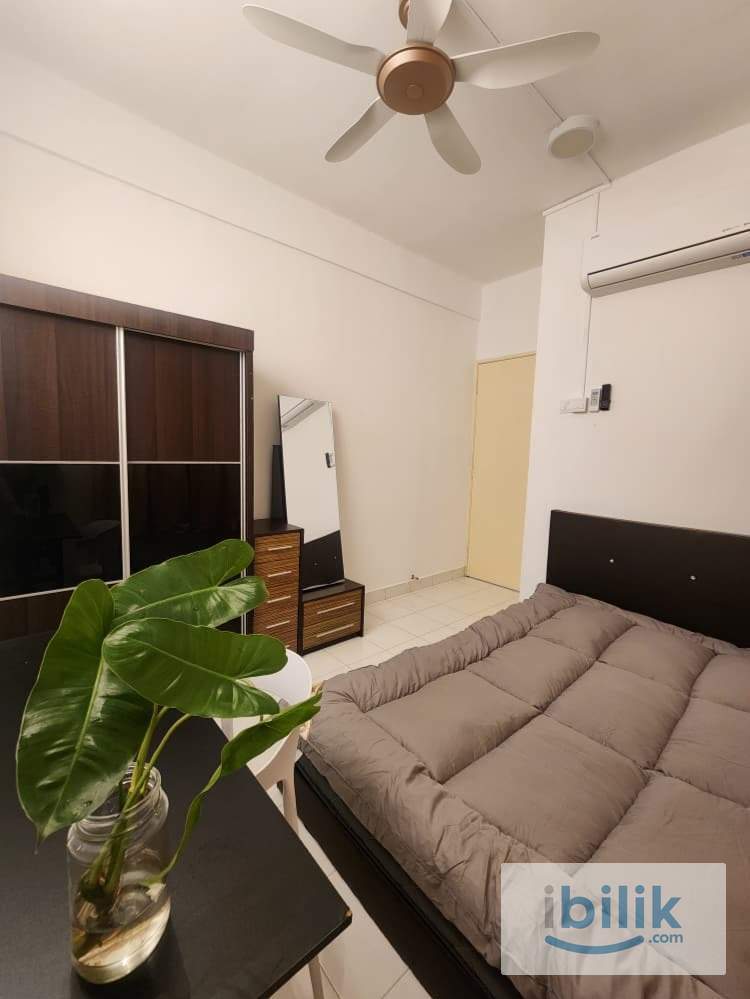 Middle Room at Park View Tower, Butterworth - Image 1