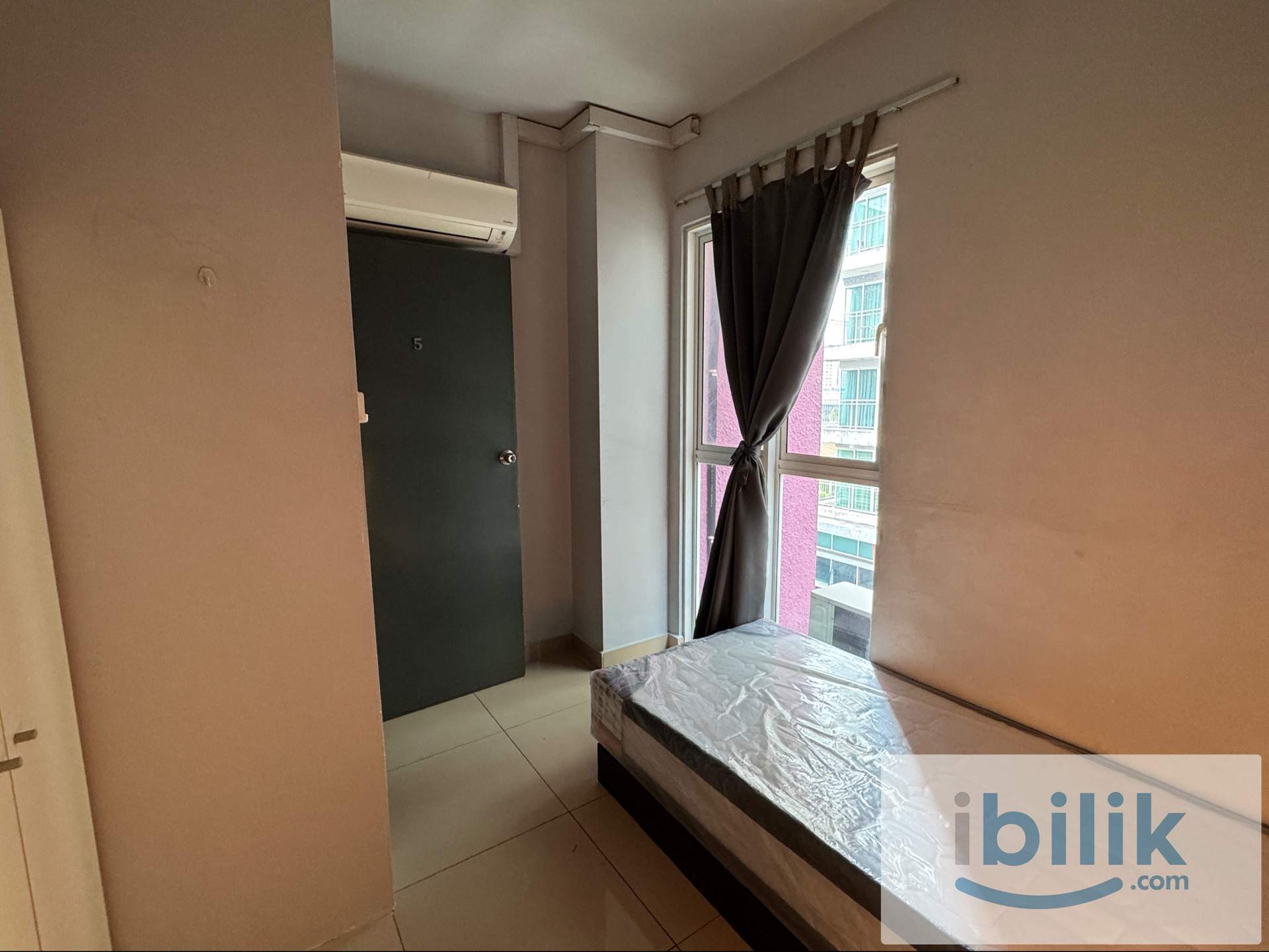 Small Room with shared bathroom at Pacific Place@Ara Damansara (Mix Gender Unit) - Image 2