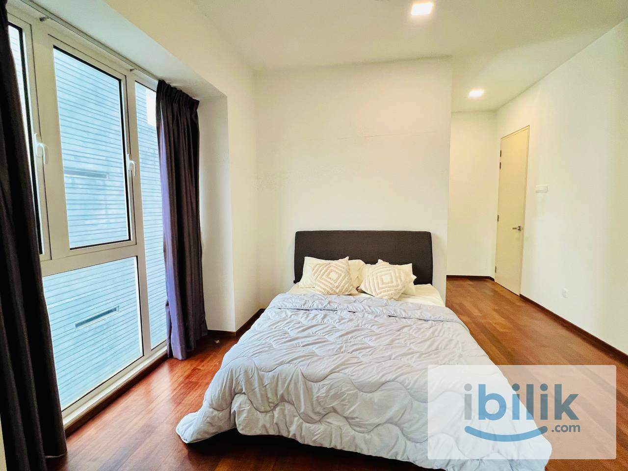 Super Cozy Master room for rent lakefrount villa near cycberjaya 15min to ioi putrajaya  - Image 1