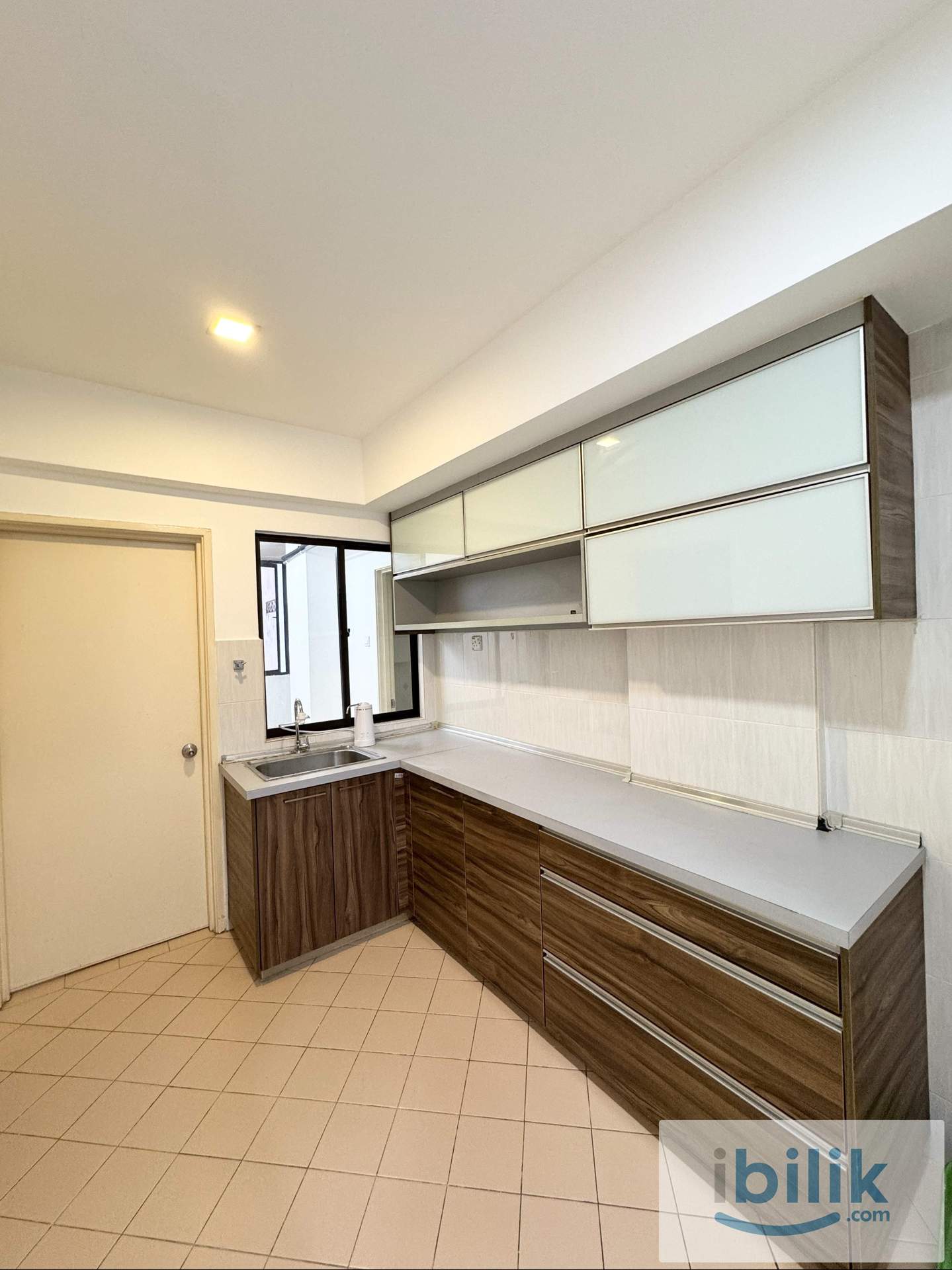 Single Room Cozy Room, Neat & Clean - Image 3