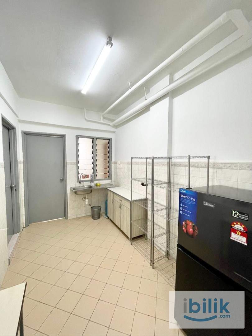Single Room Fully Furnish Clean and Tidy - Image 4