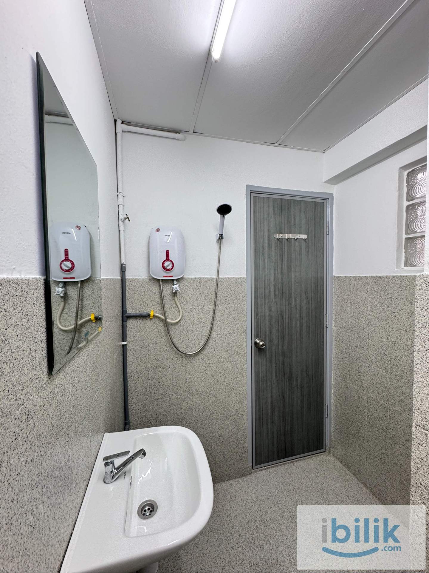 Medium Room Newly Refurnisihed Unit,Clean and Tidy - Image 4