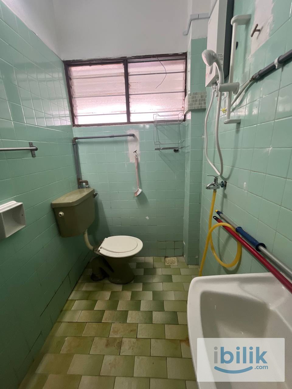 Bilik sewa Kajang Taman Bukit Kajang Baru master room for rent (toilet luar) - Image 2