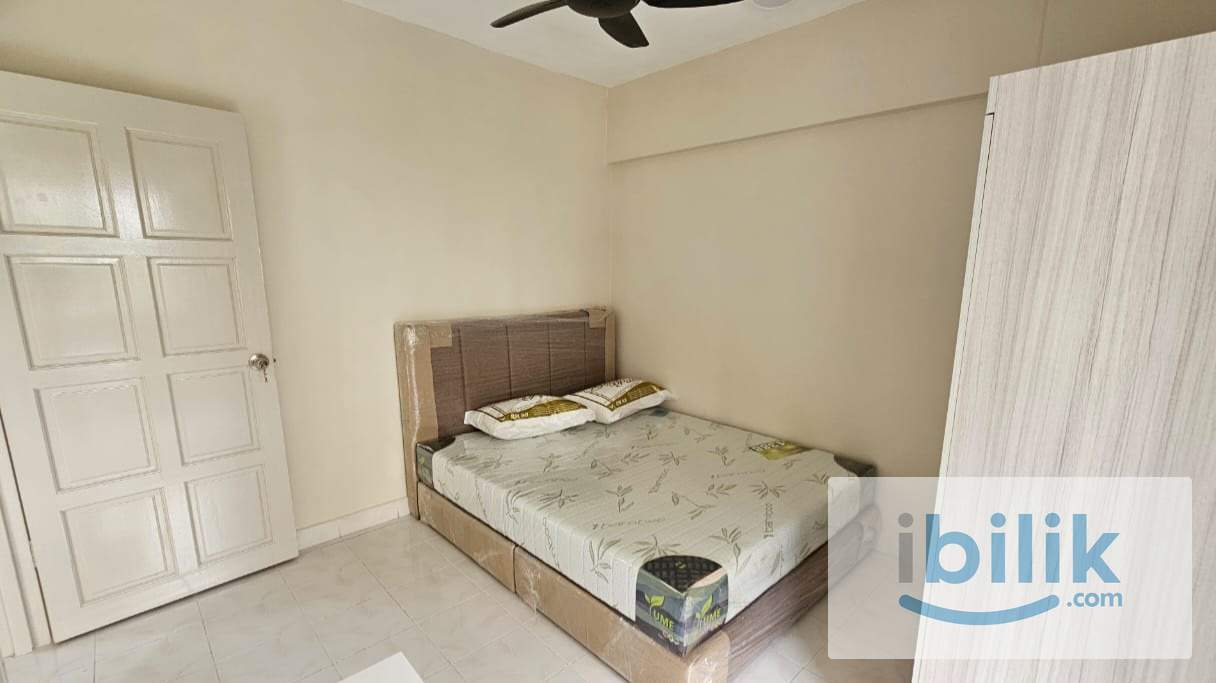 Master room with private bathroom cheras bandar sri permaisuri lrt bus stop 10min walks - Image 5