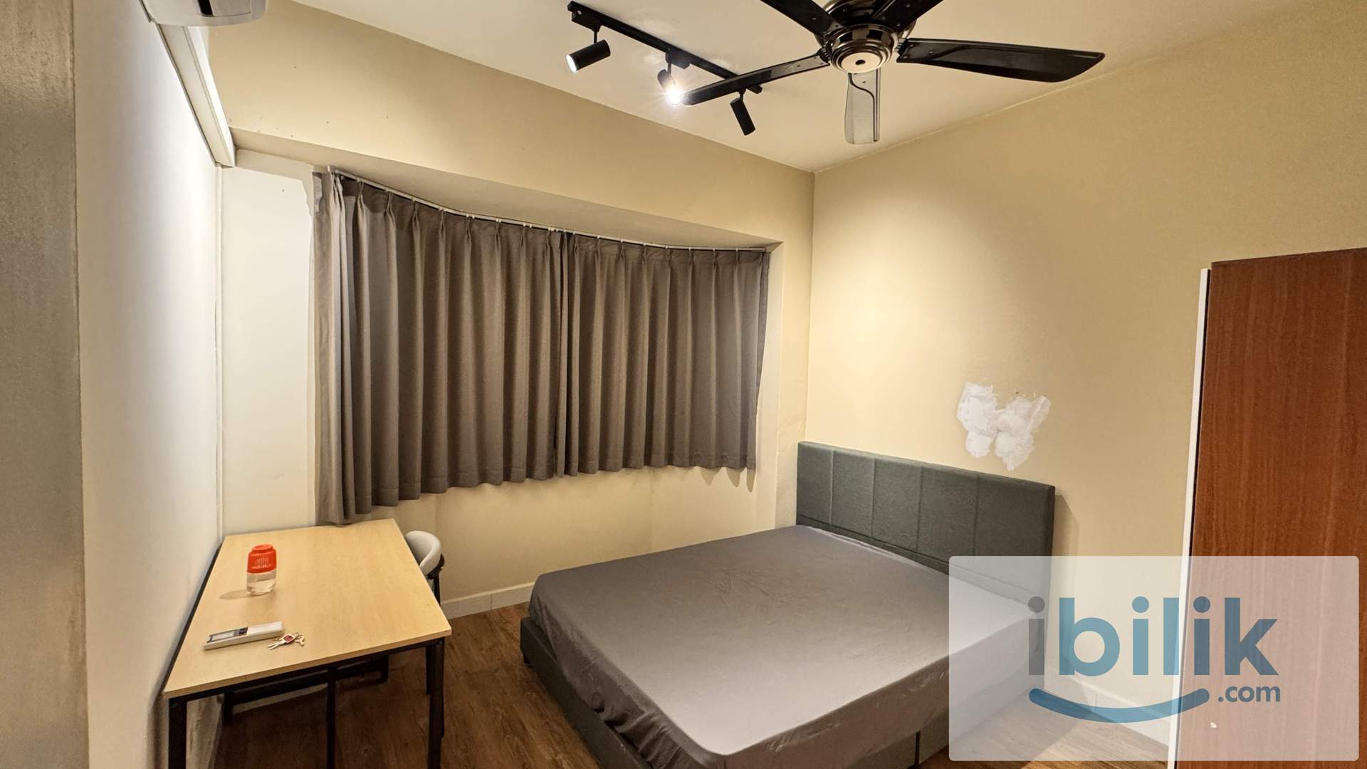✨ Beautiful Female Unit Medium Room to Let @ Main Place Residence, USJ 21 ✨ - Image 1