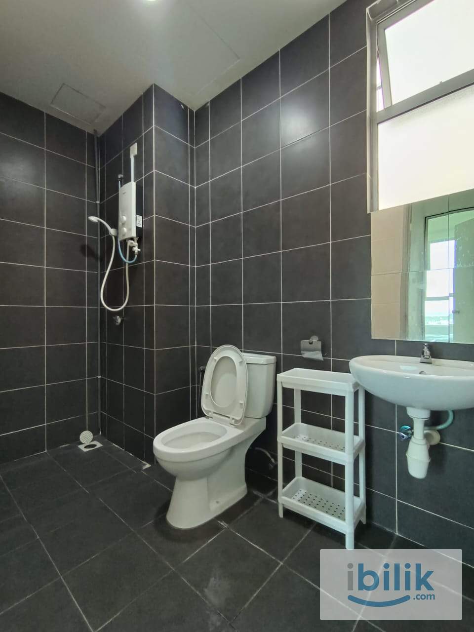 (D318) RD 👩🏼 All Female Medium Room C at The Zizz, Damansara Damai - Image 9