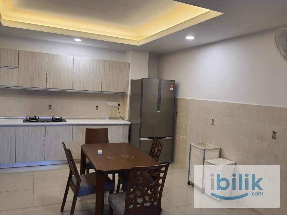 Putra Marine - Big Master Room with own attached toilet - Image 7