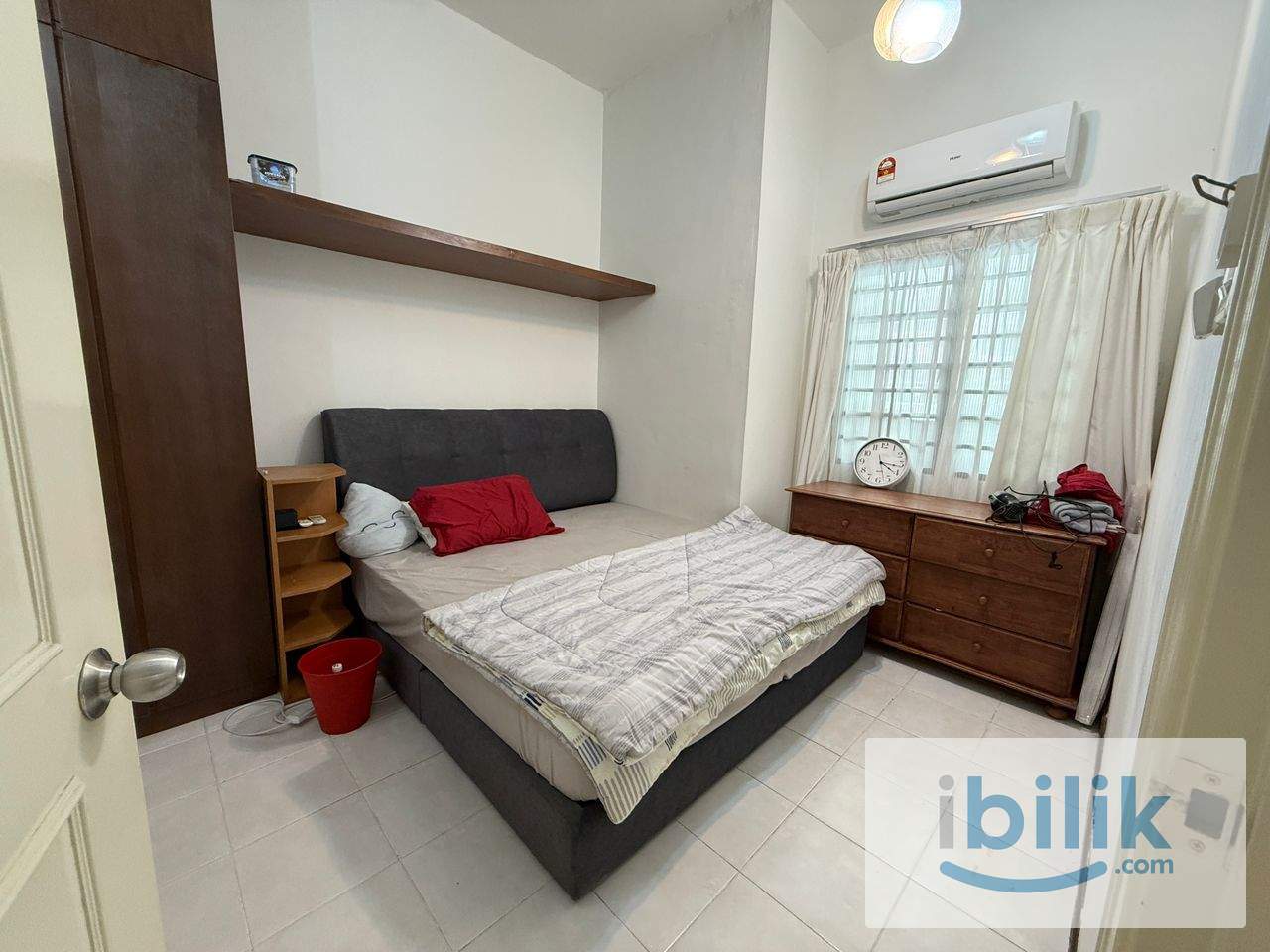 Cozy Middle room - Image 2
