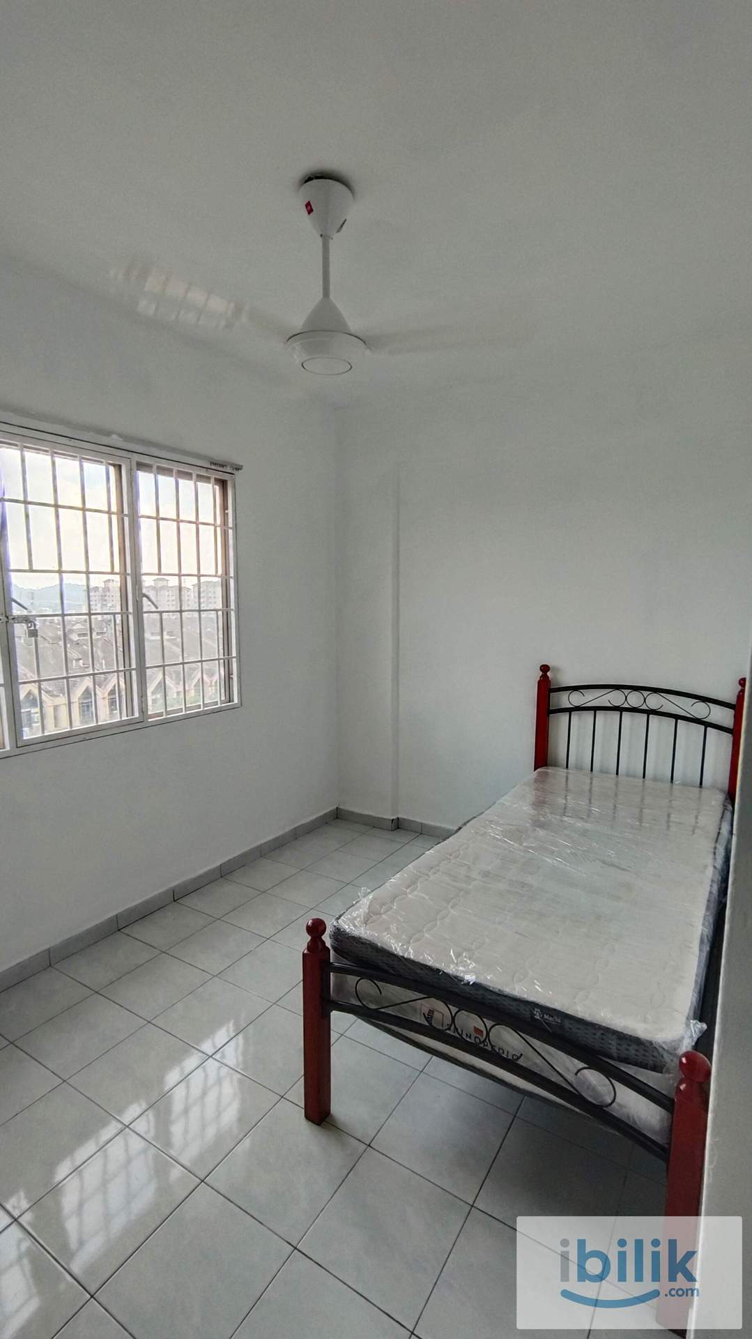 Medium Room - Image 1