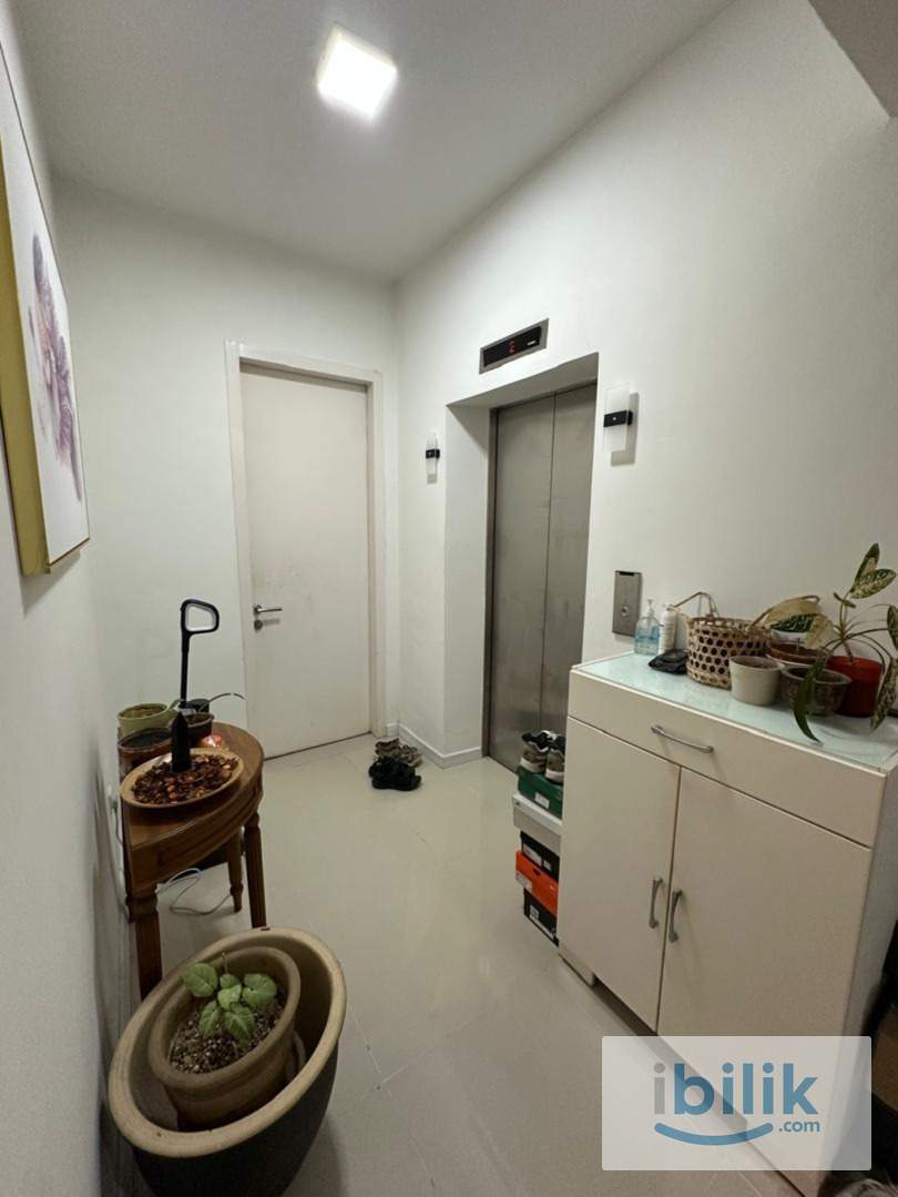 [Private Lift Unit] 3+1 bedroom condo near Taman Equine Seri Kembangan (Puchong South) - Image 4