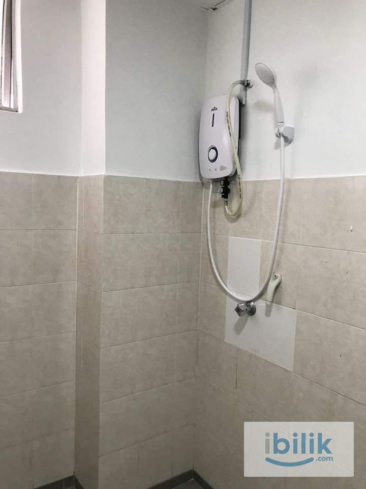 Single Room at Green Acre Park, Bandar Sungai Long - Image 6