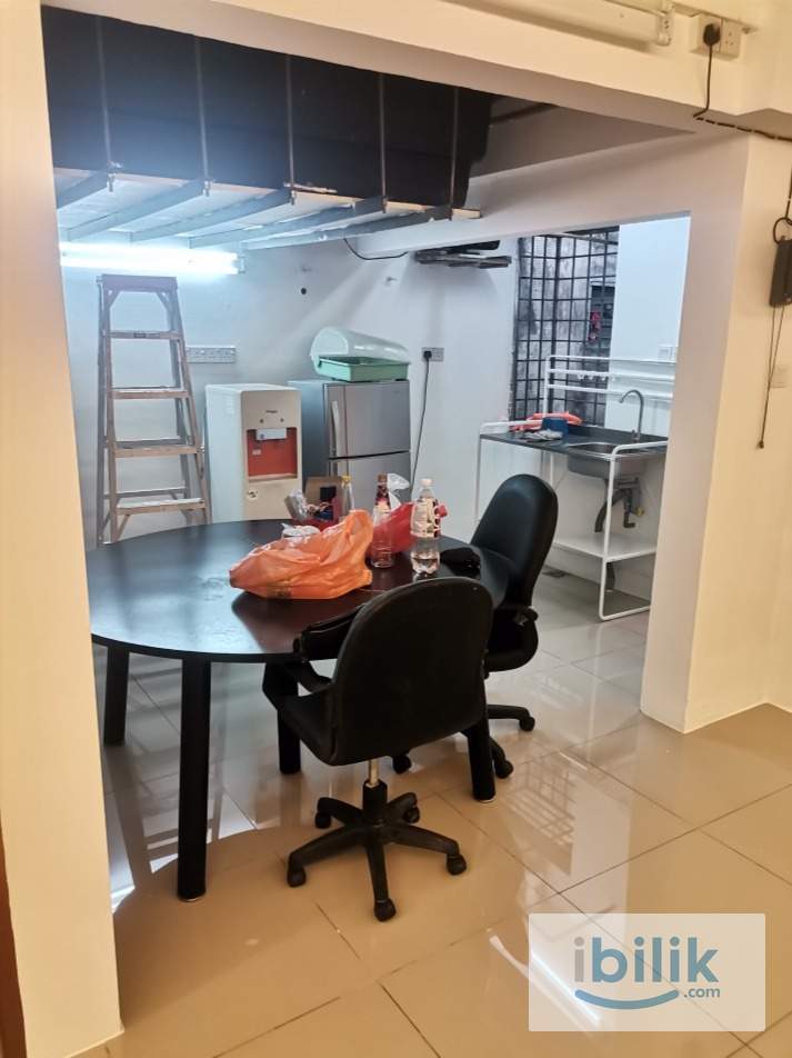 Master Room at Pandan Cahaya, Pandan - Image 5