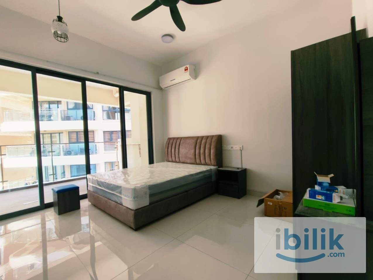 Bay Point Balcony Room | Near CIQ | Private Meter | Negotiable 🔥 - Image 1