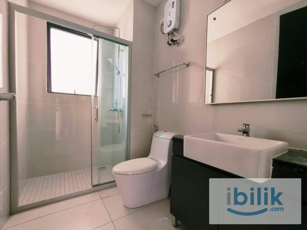 Bay Point Balcony Room | Near CIQ | Private Meter | Negotiable 🔥 - Image 3