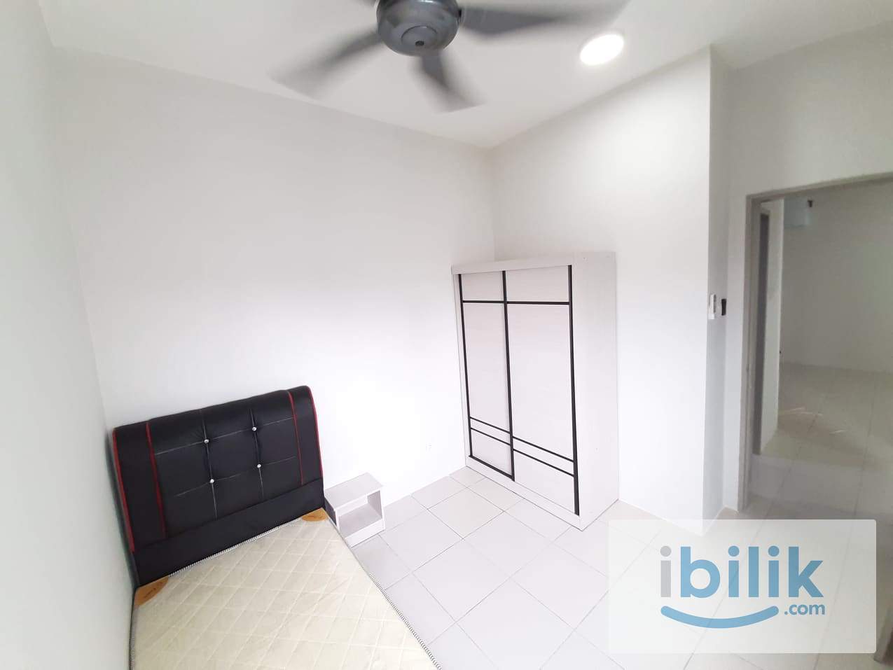 Malay Muslim Female Room Rent - Image 1